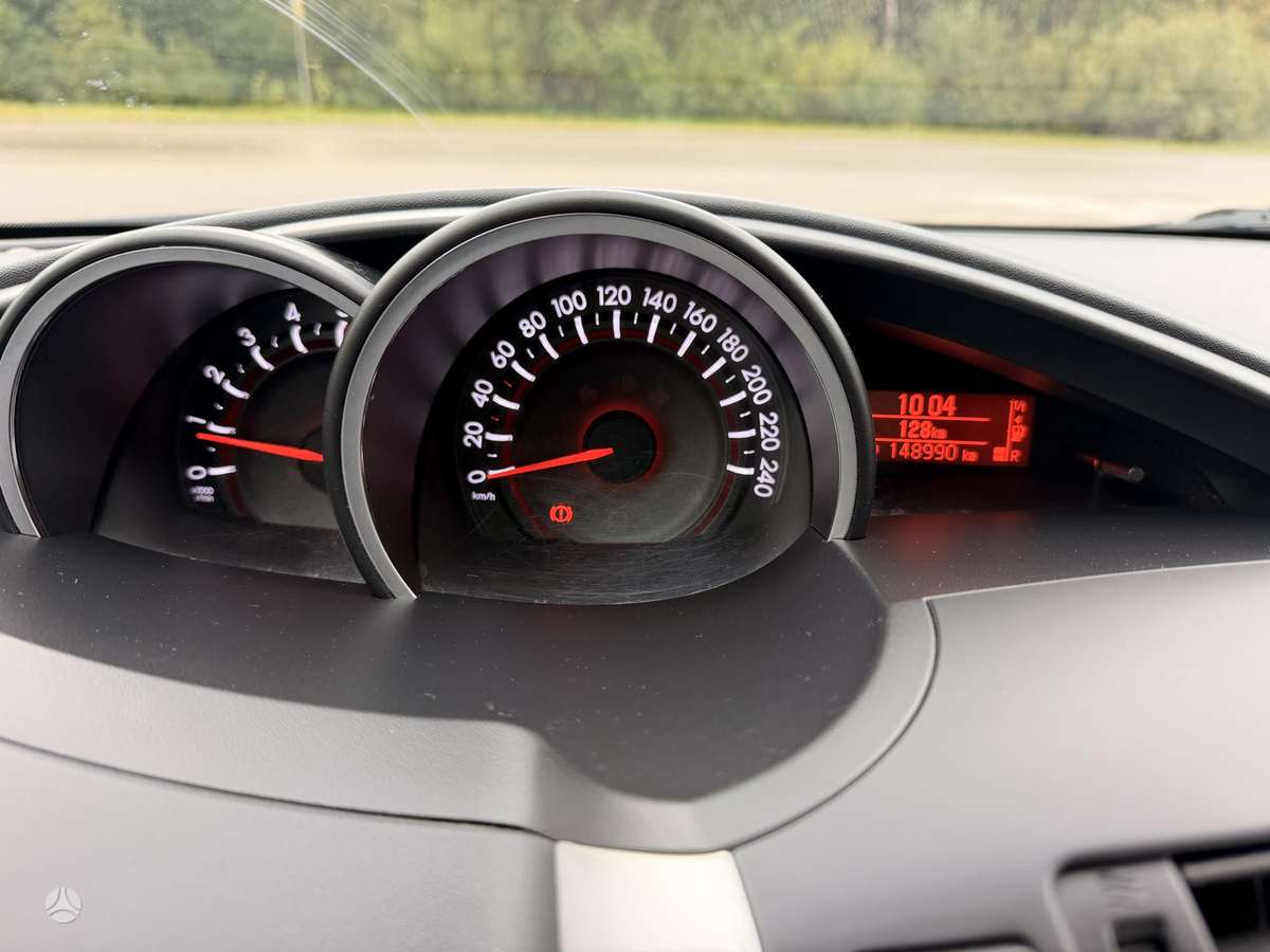 Toyota Verso 2015 — photo 25