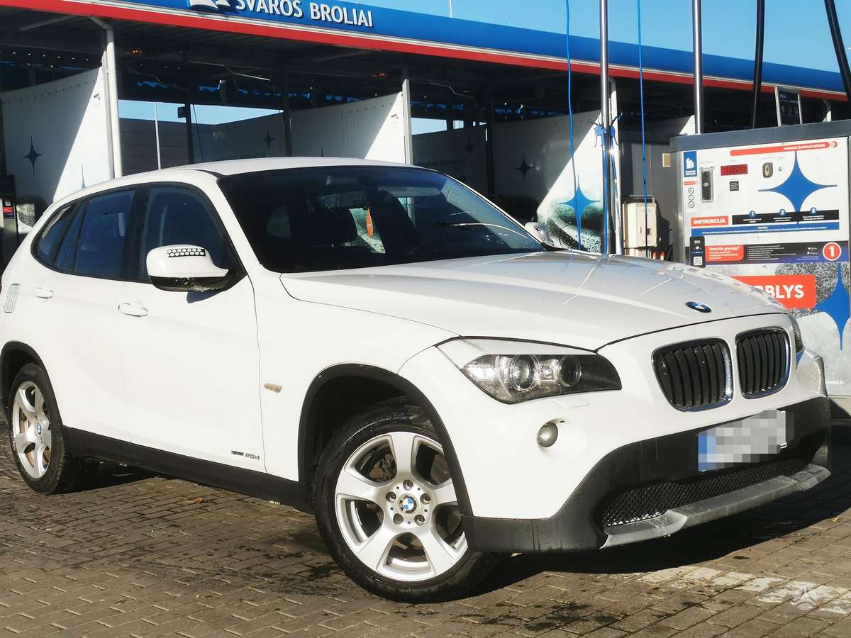 BMW X1 2012 — двигун 2000 cm³, 143 HP (105kW)