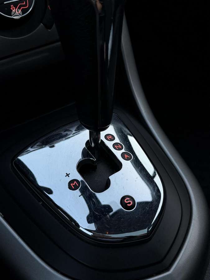 Peugeot 308 2012 — photo 15