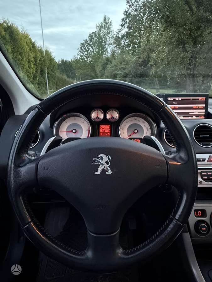 Peugeot 308 2012 — photo 17