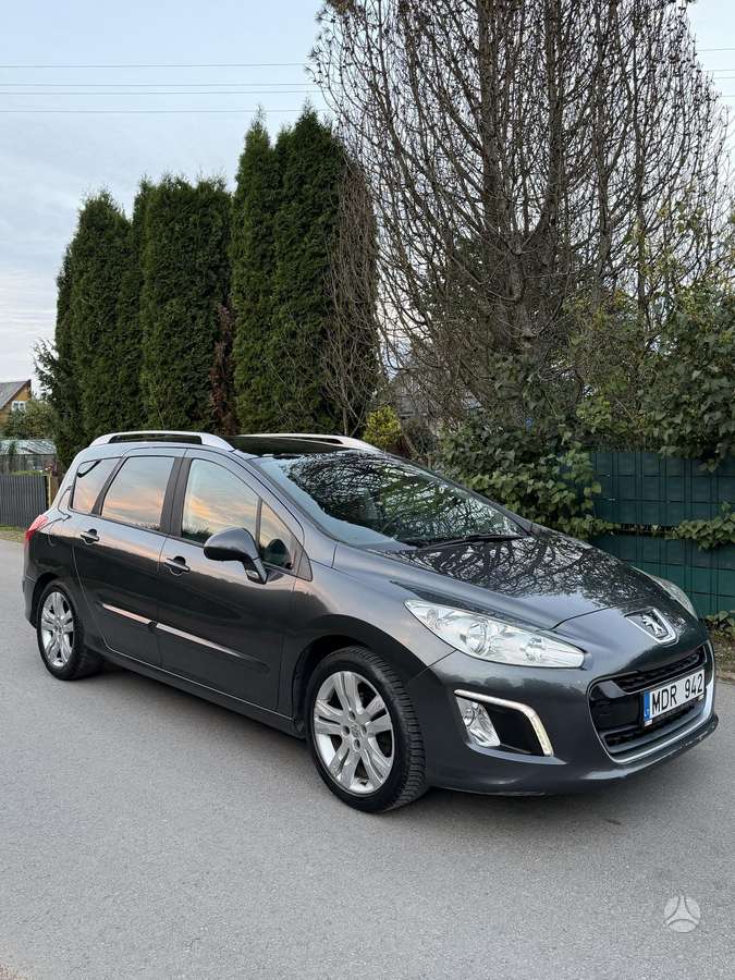 Peugeot 308 2012 — rear view