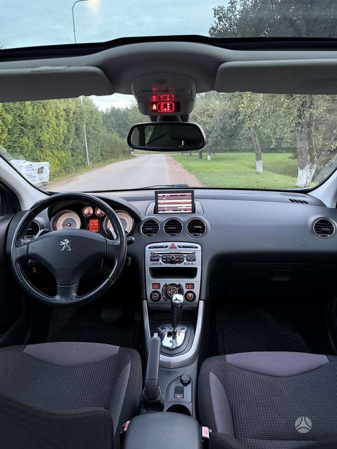Peugeot 308 2012 — photo 25