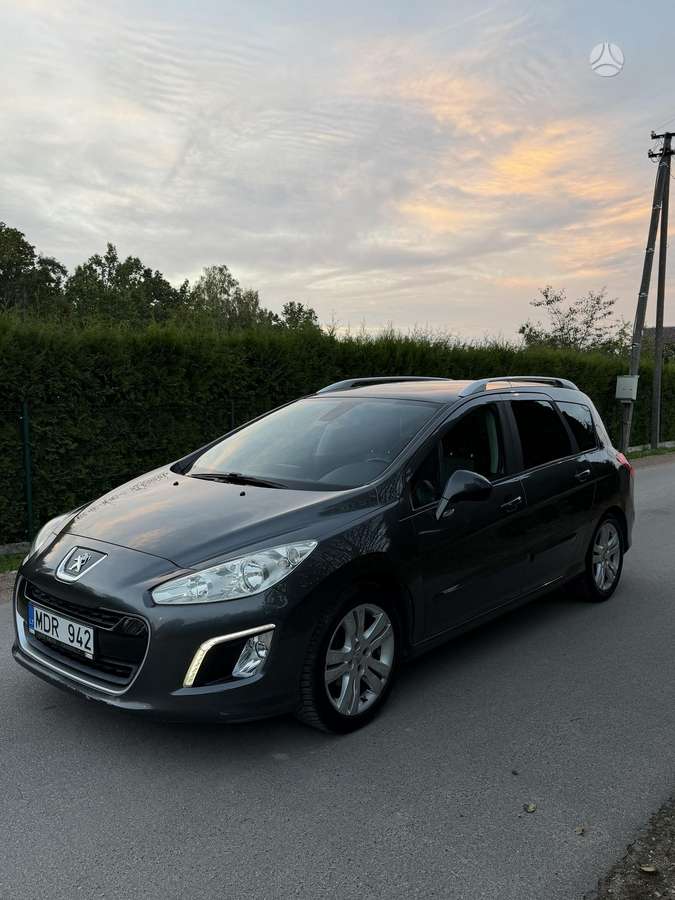 Peugeot 308 2012 — interior
