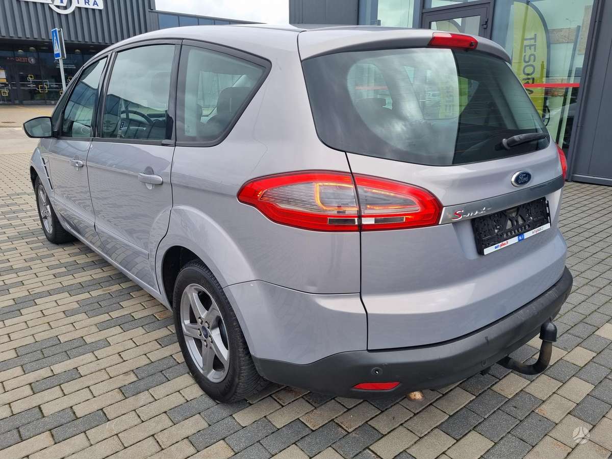 Ford S-MAX 2010 — photo 10