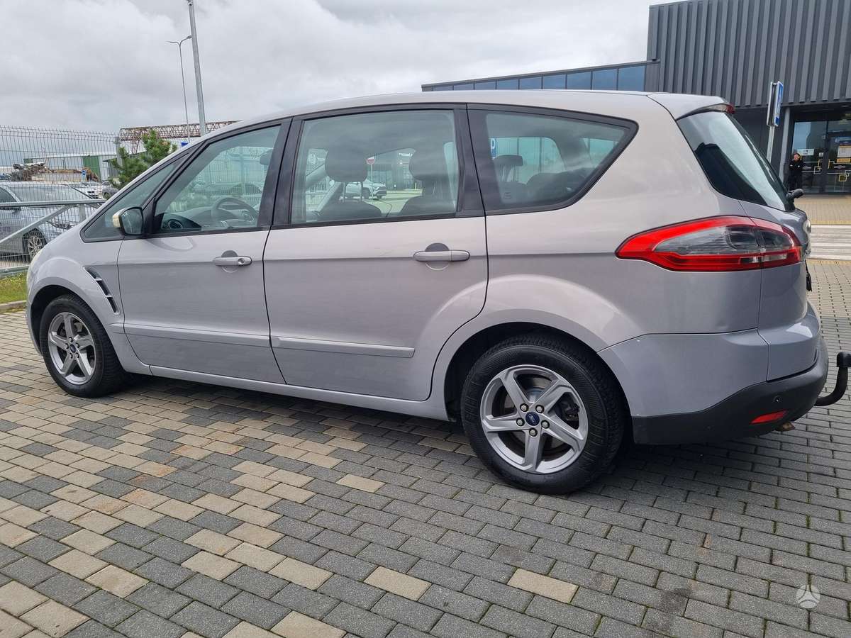 Ford S-MAX 2010 — photo 11