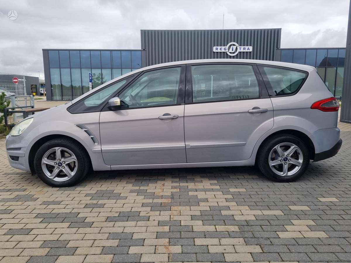 Ford S-MAX 2010 — photo 12