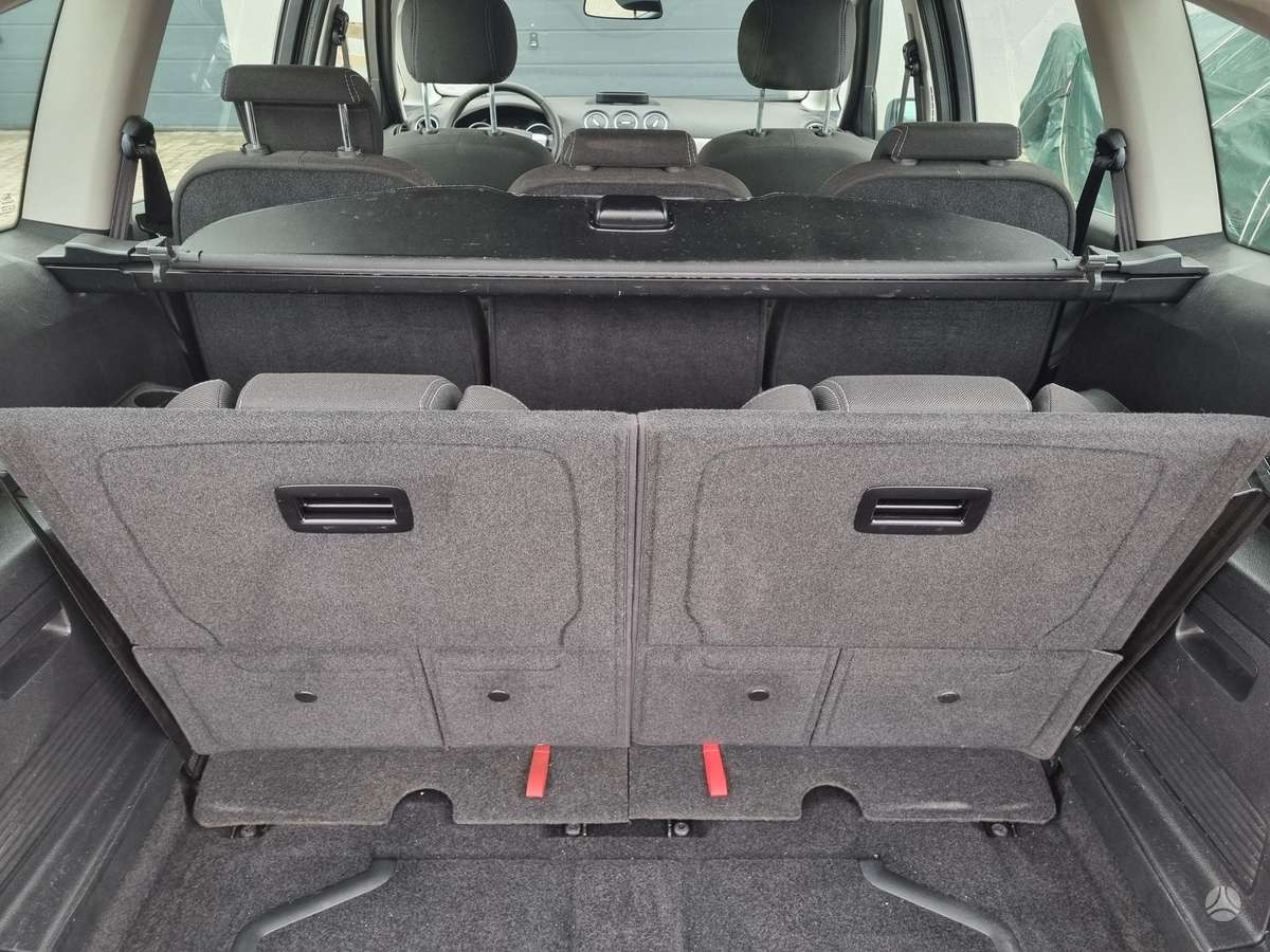 Ford S-MAX 2010 — photo 29