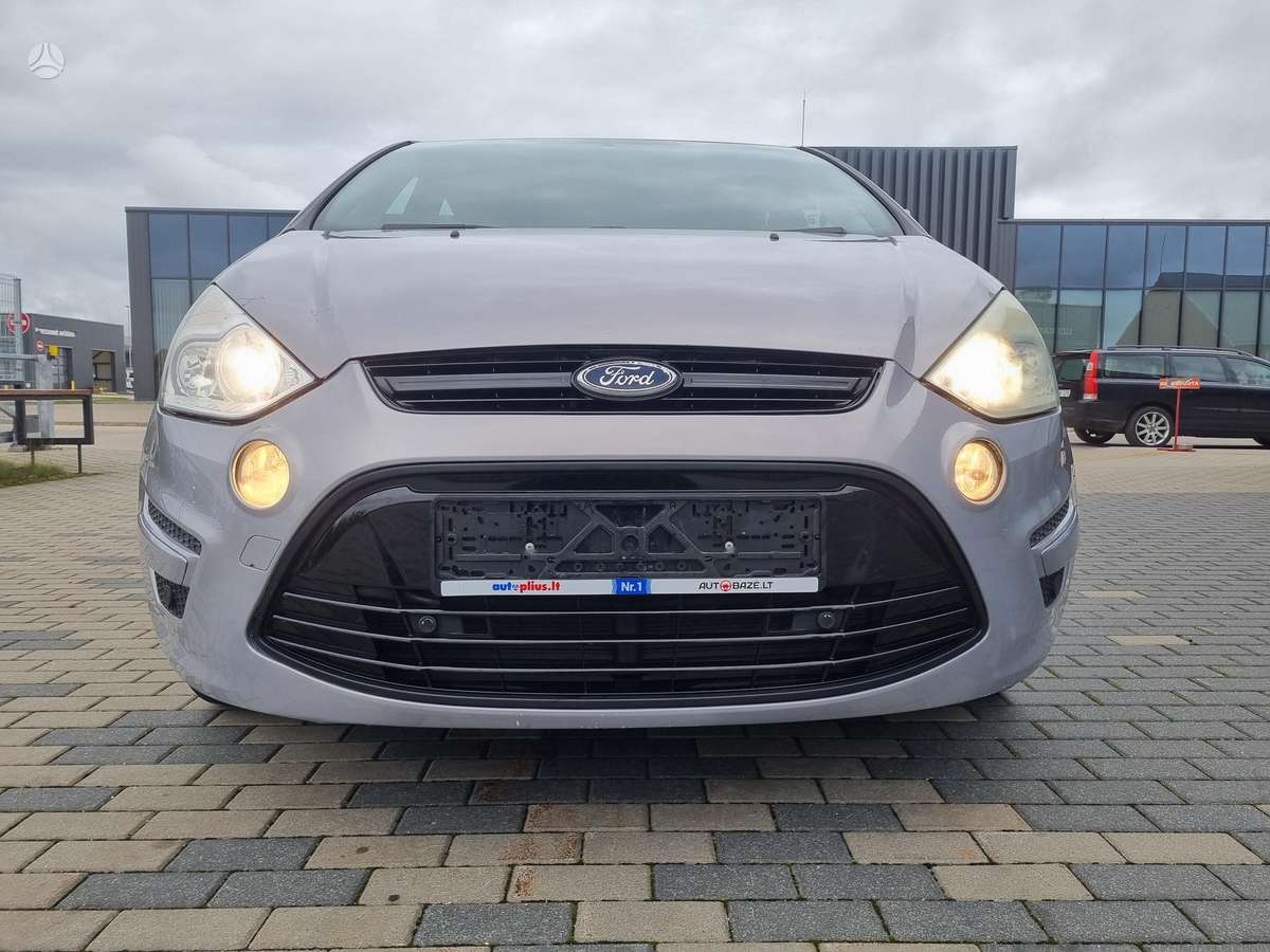 Ford S-MAX 2010 — interior