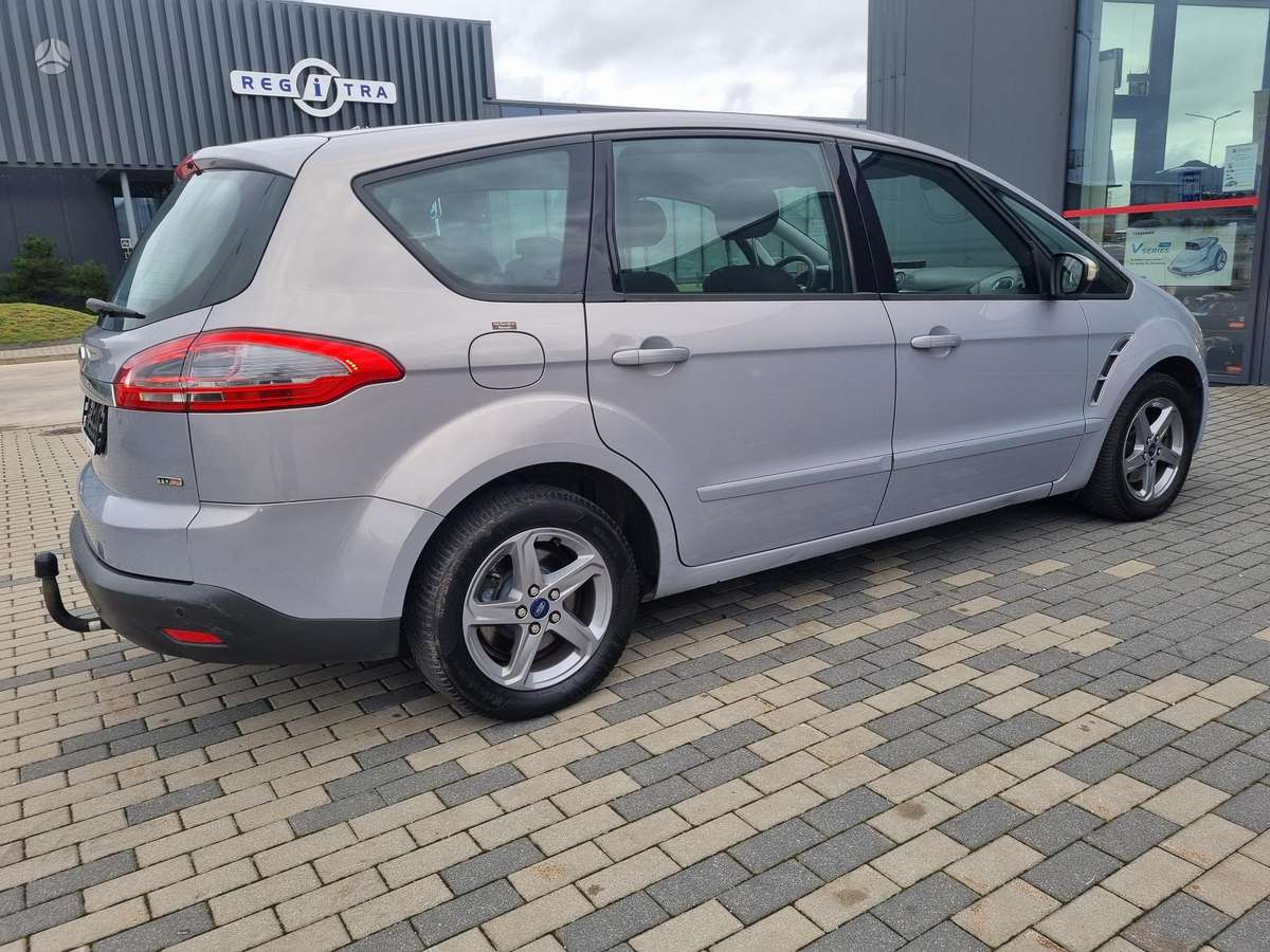 Ford S-MAX 2010 — photo 7