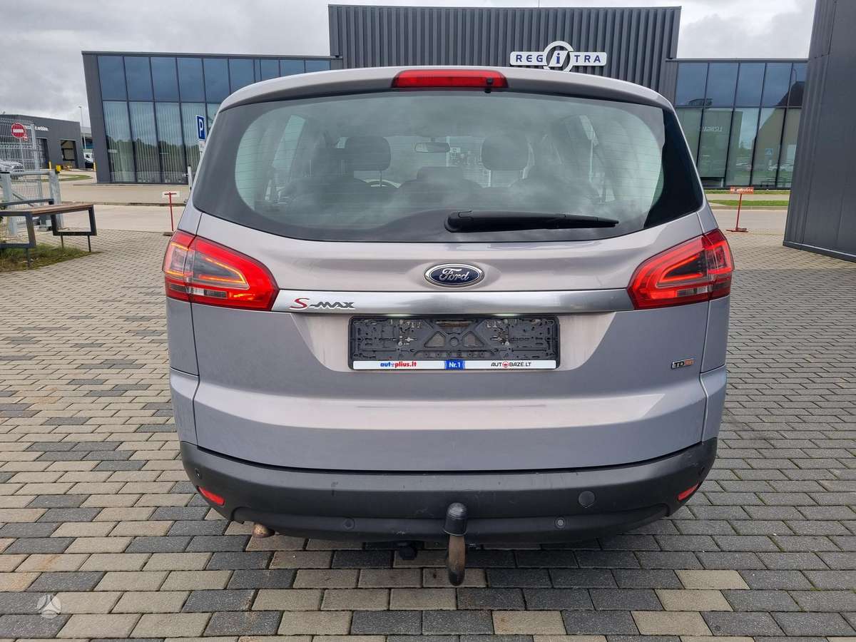 Ford S-MAX 2010 — photo 9