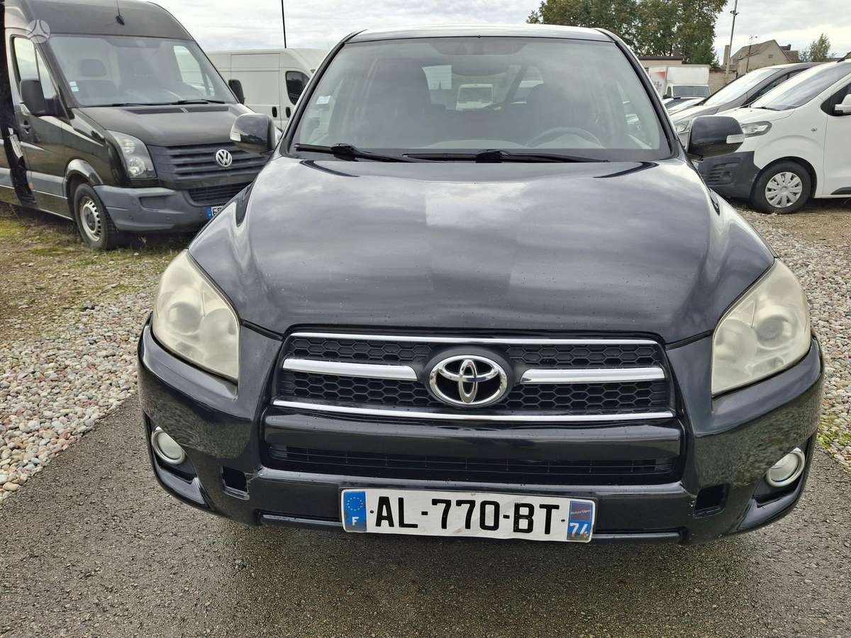Toyota RAV4 2010 — вигляд ззаду