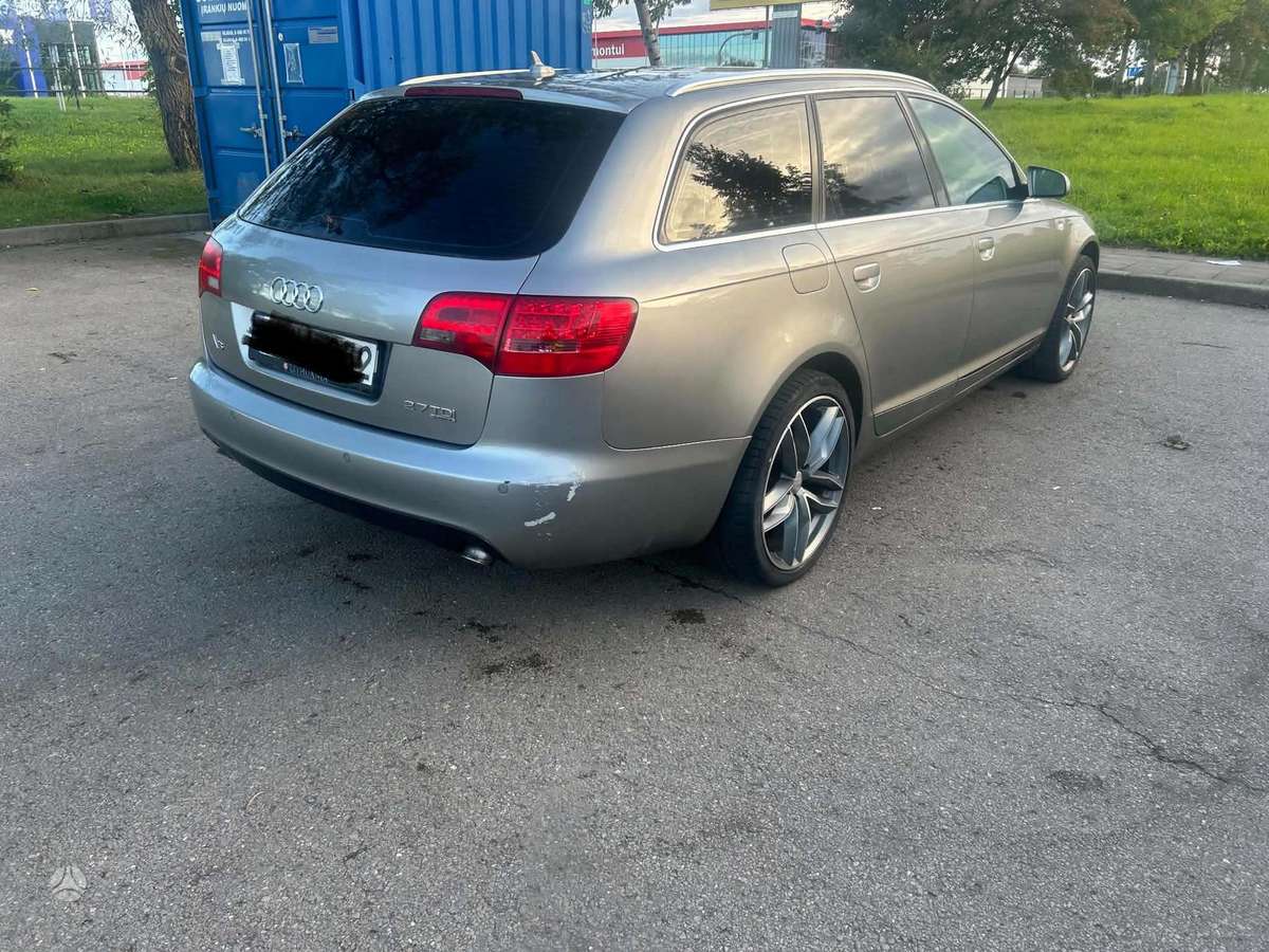 Audi A6 2005 — салон