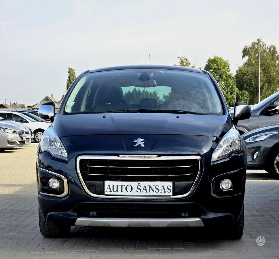 Peugeot 3008 2015 — interior