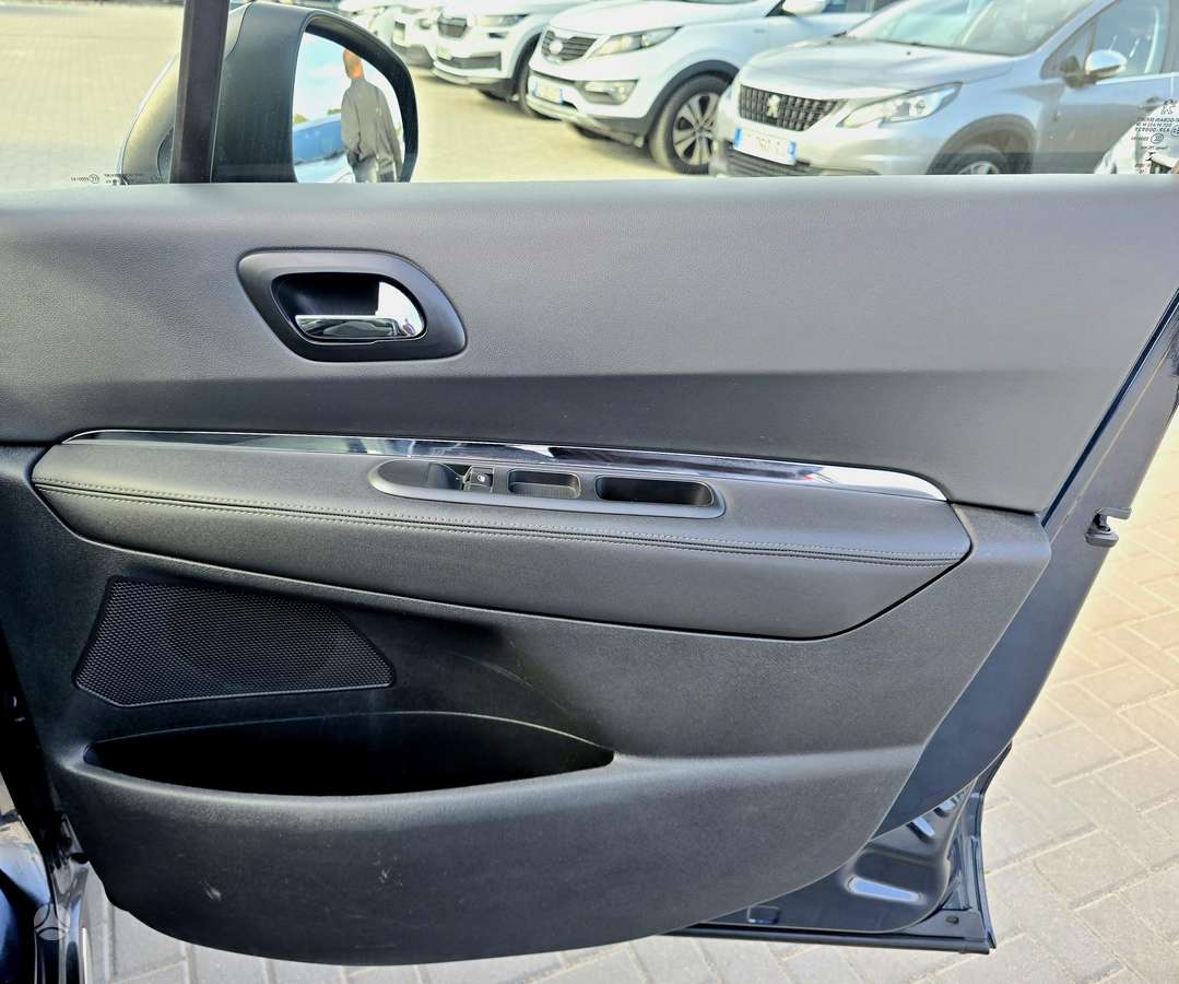Peugeot 3008 2015 — photo 30