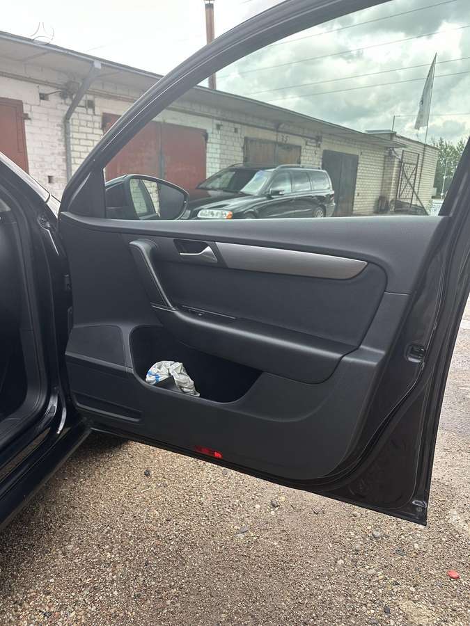 Volkswagen Passat 2013 — photo 12