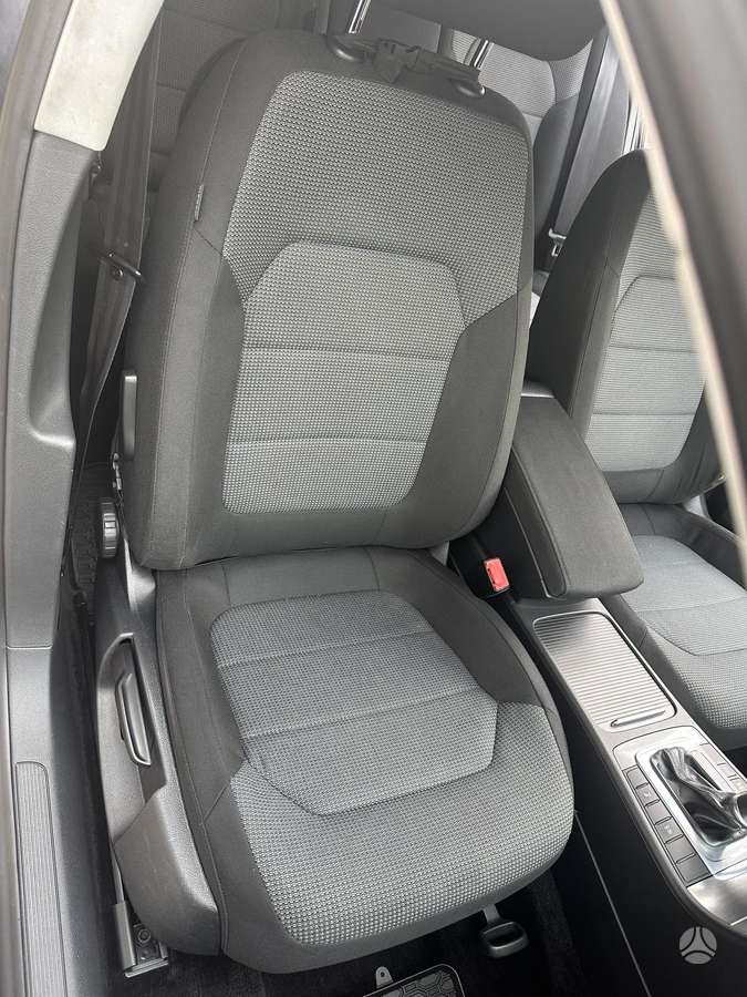 Volkswagen Passat 2013 — photo 14