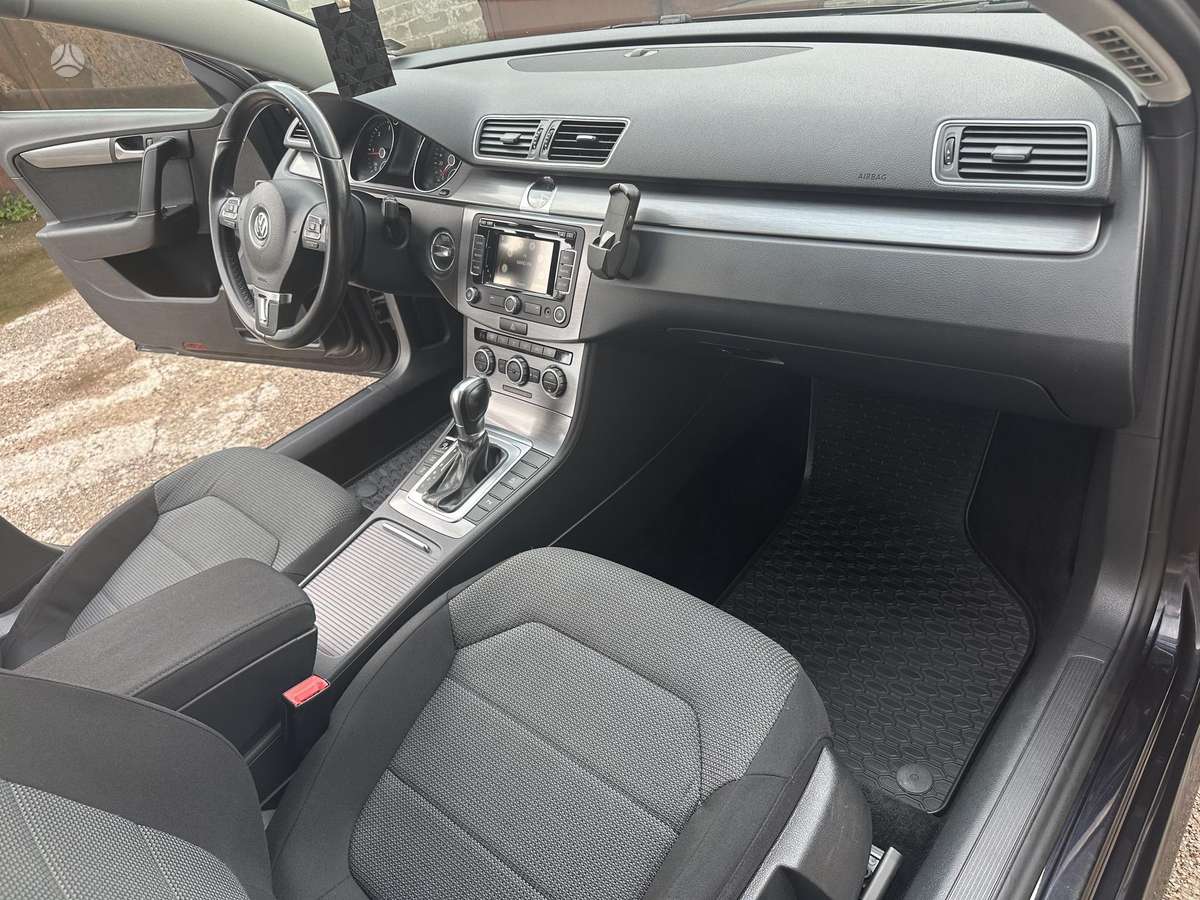 Volkswagen Passat 2013 — photo 16