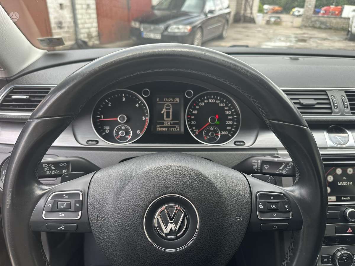 Volkswagen Passat 2013 — photo 7