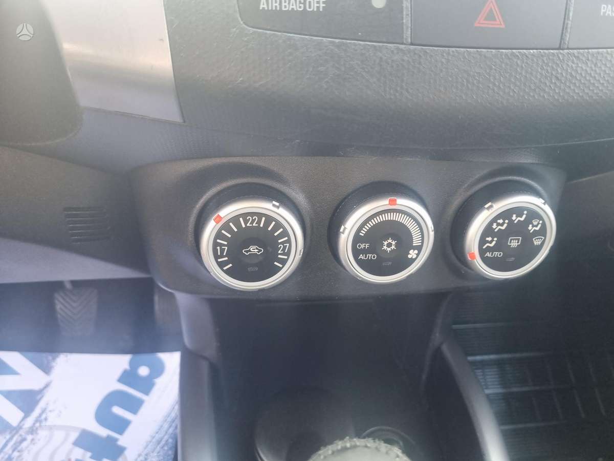 Peugeot 4007 2009 — photo 15