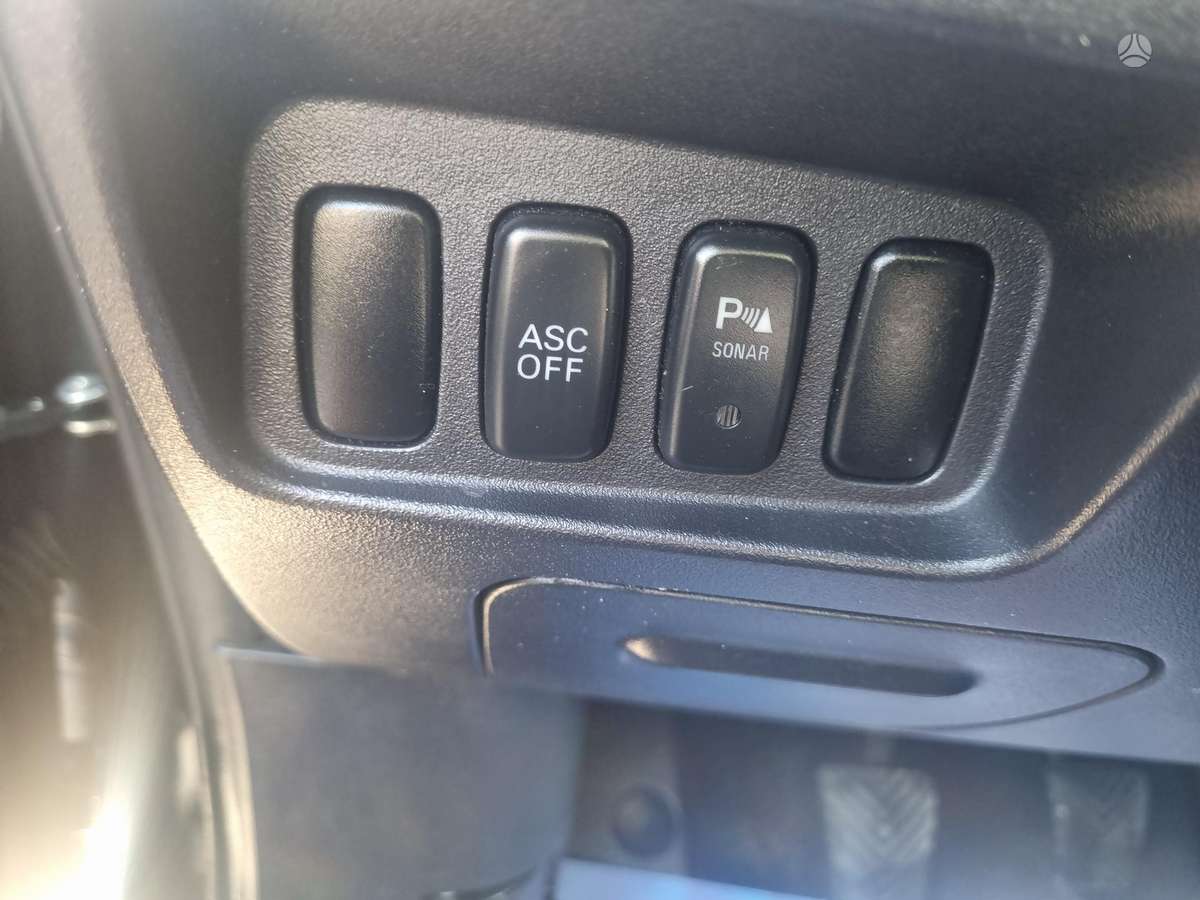 Peugeot 4007 2009 — photo 17