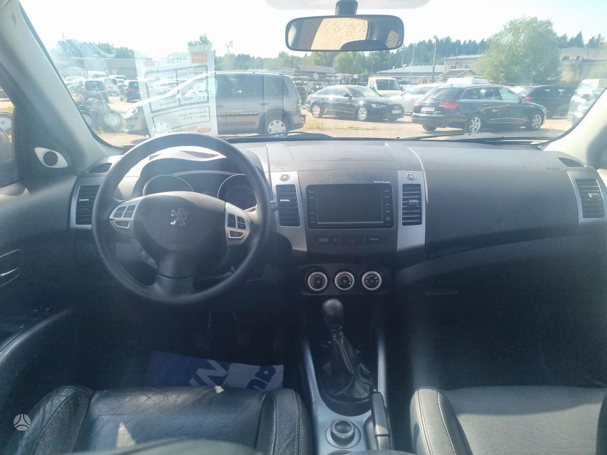 Peugeot 4007 2009 — photo 8