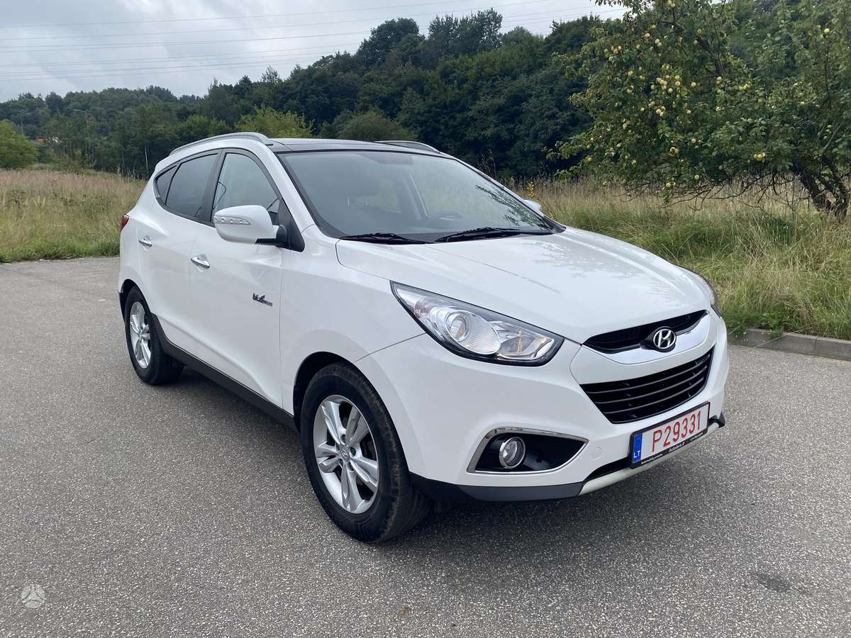 Hyundai ix35 2012 — салон