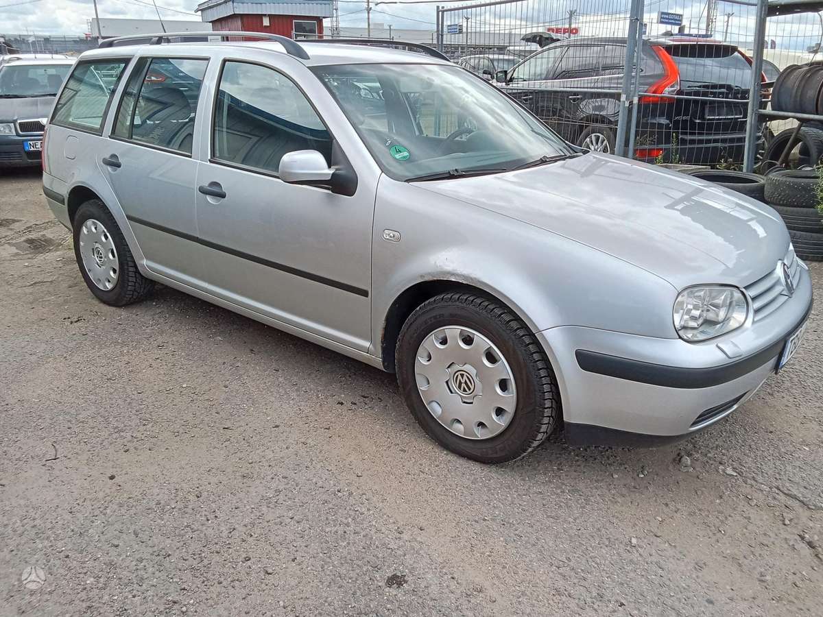 Volkswagen Golf 2006 — rear view