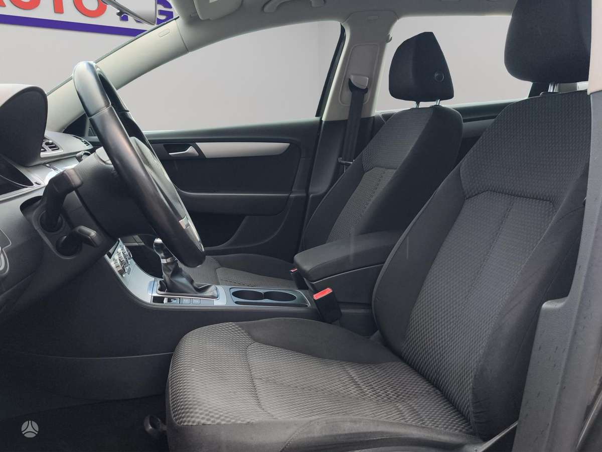 Volkswagen Passat 2012 — photo 12
