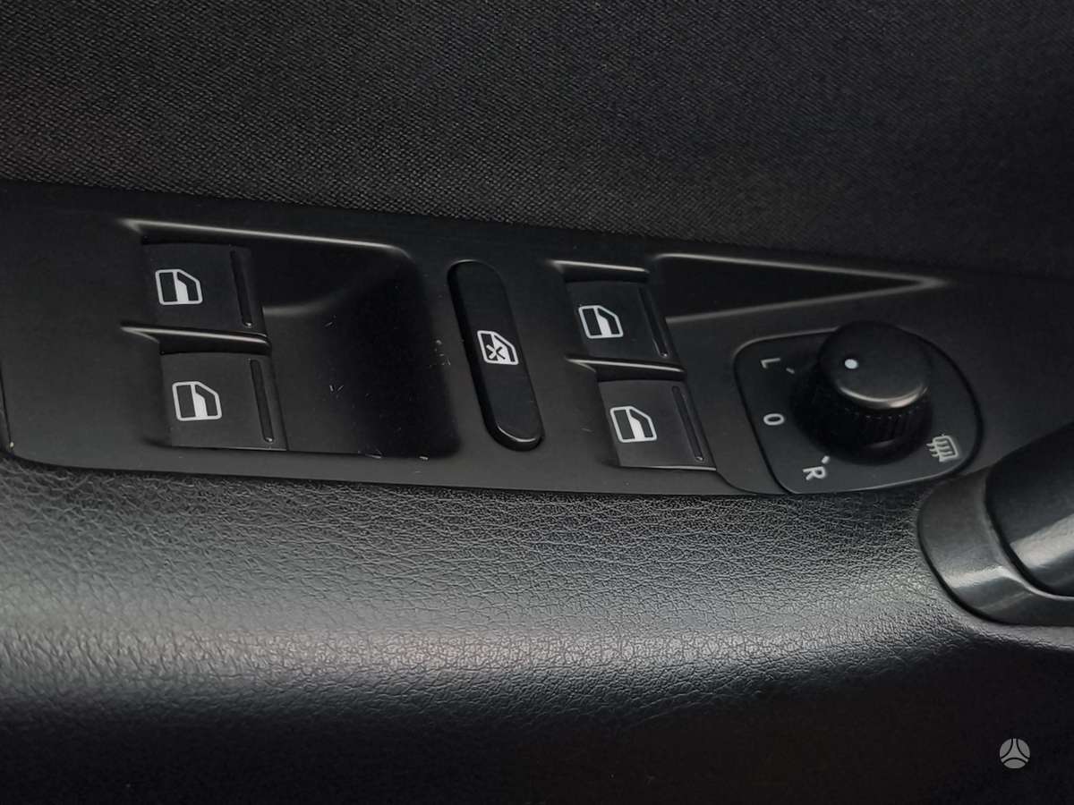 Volkswagen Passat 2012 — photo 13