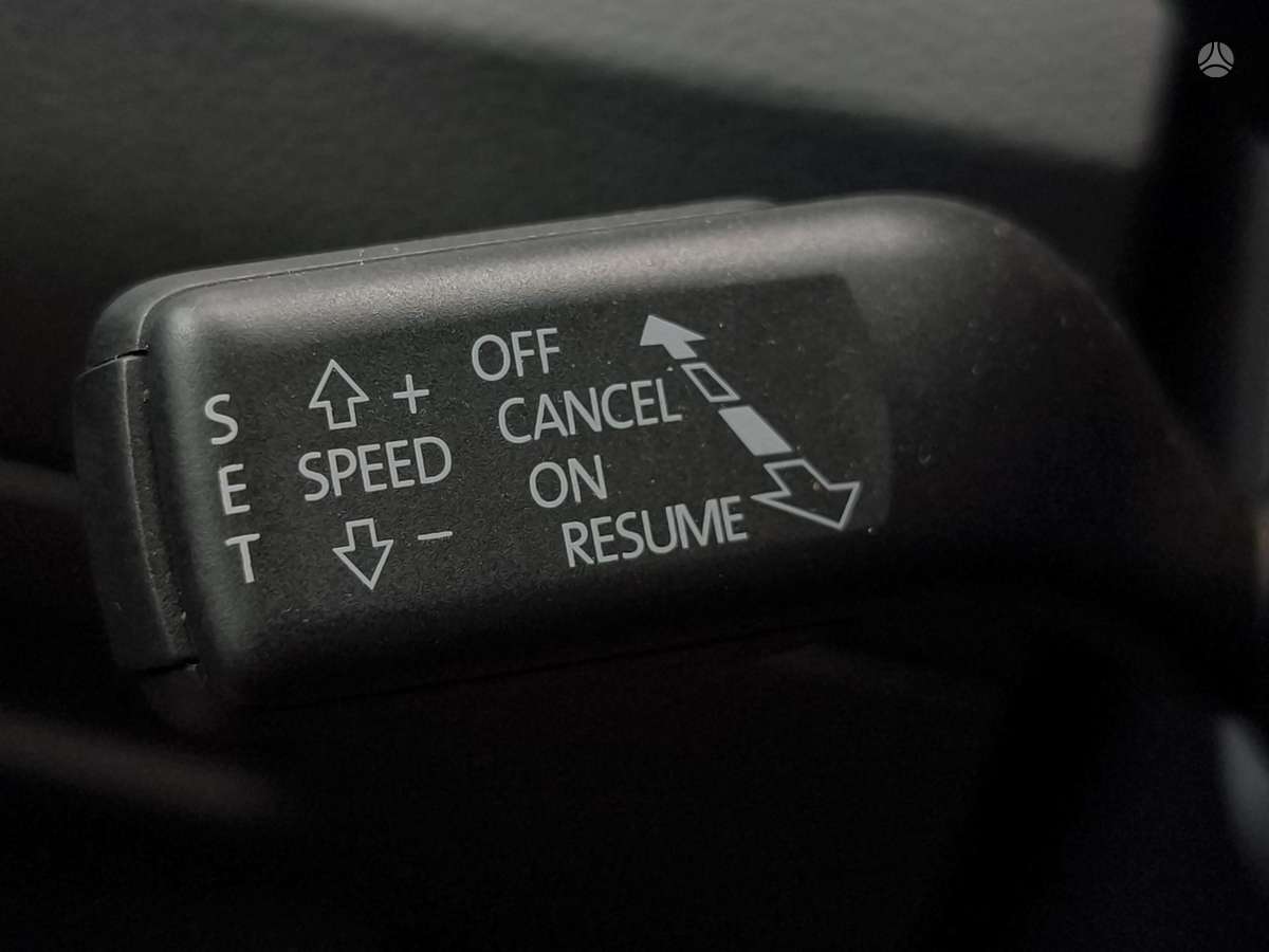 Volkswagen Passat 2012 — photo 14