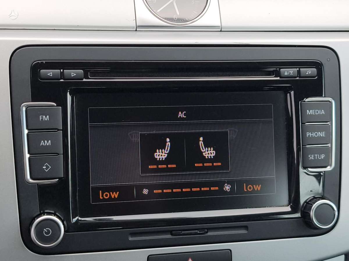 Volkswagen Passat 2012 — photo 17