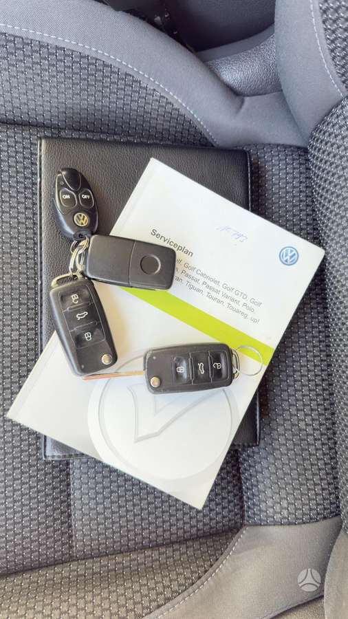 Volkswagen Touran 2013 — photo 11