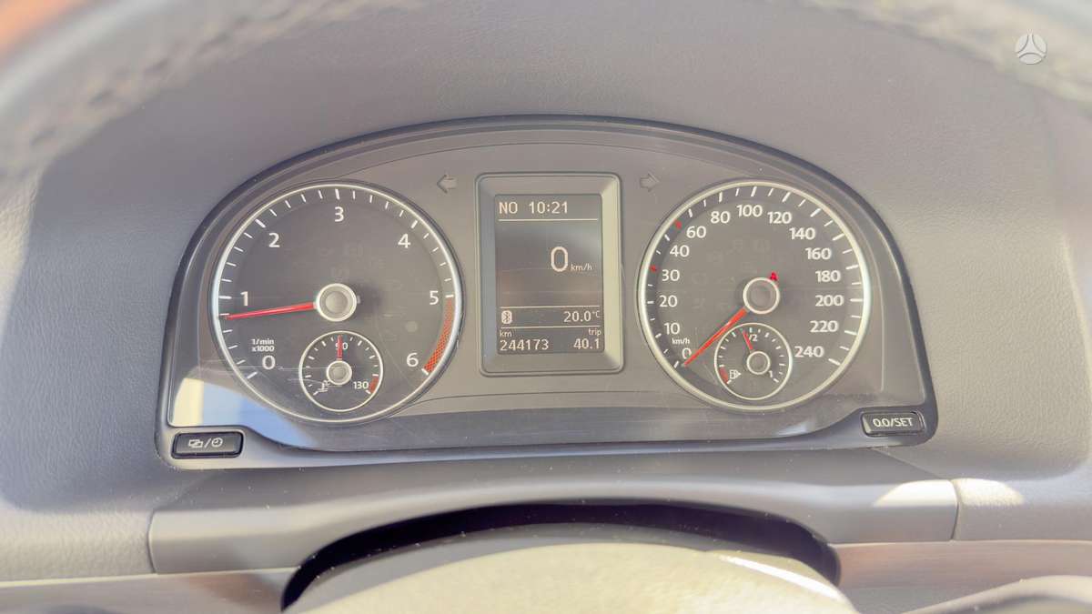 Volkswagen Touran 2013 — photo 13