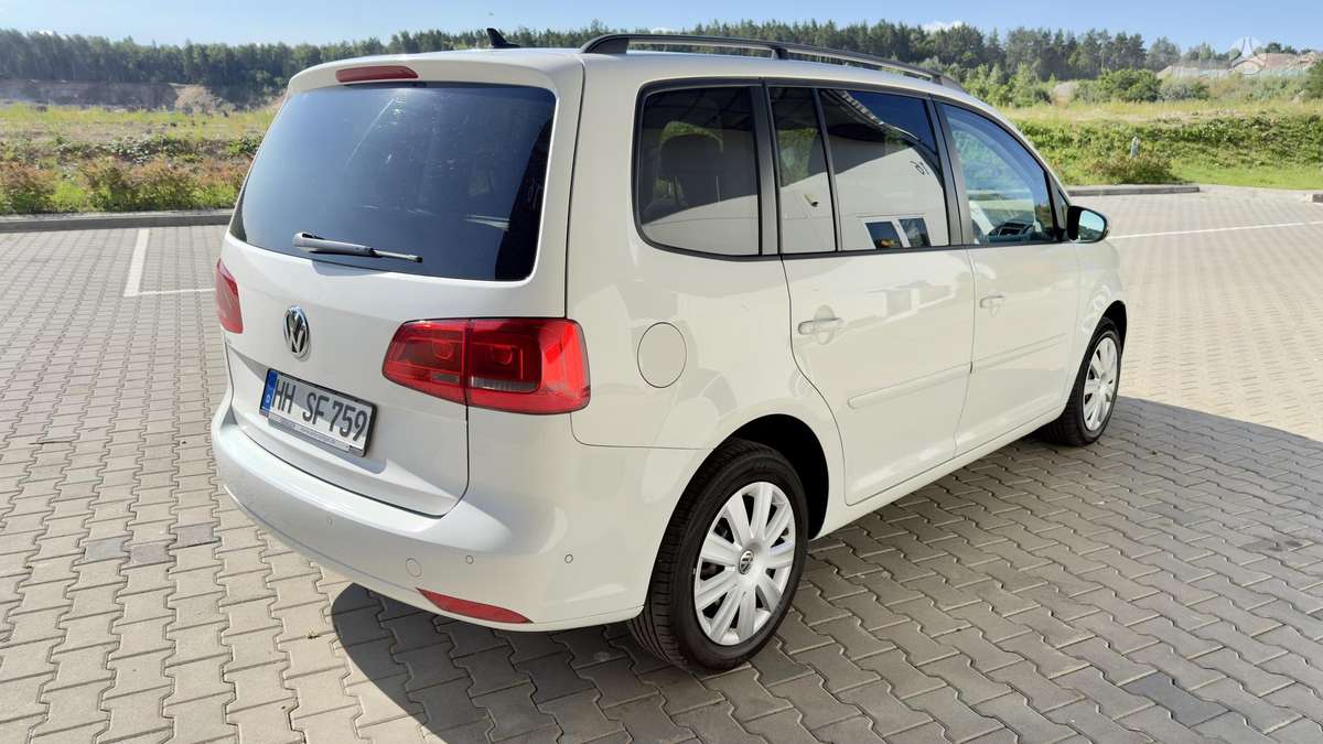 Volkswagen Touran 2013 — engine 1598 cm³, 105 HP (77kW)