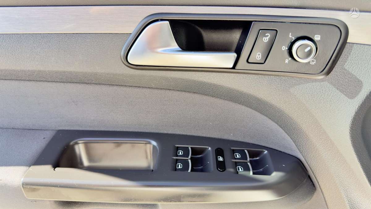 Volkswagen Touran 2013 — photo 7