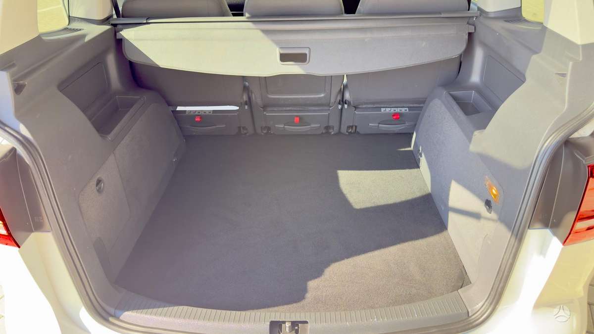 Volkswagen Touran 2013 — photo 9