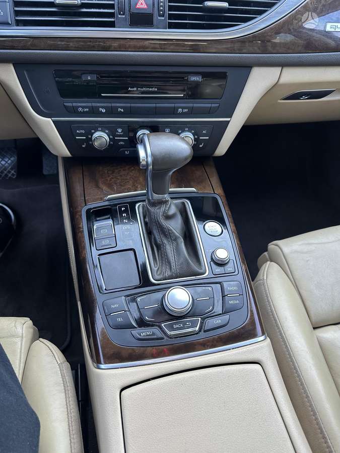 Audi A6 2012 — photo 10