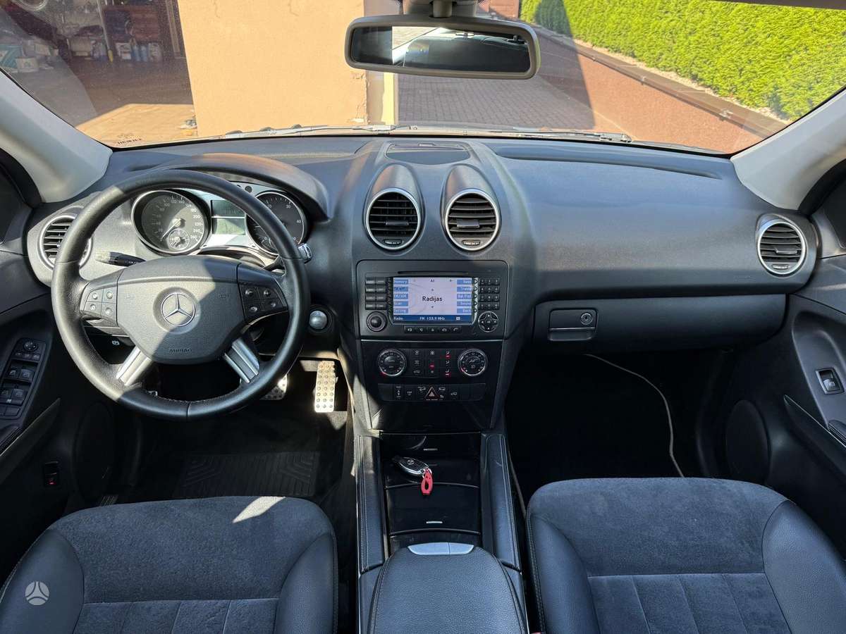 Mercedes-Benz ML320 2006 — photo 10