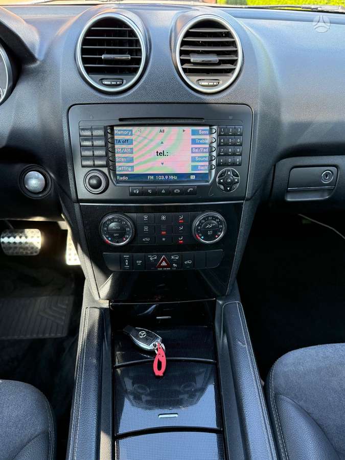 Mercedes-Benz ML320 2006 — photo 12