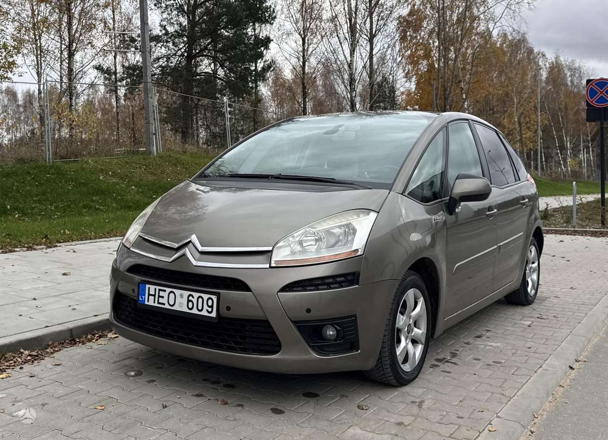Citroen C4 2008 — rear view