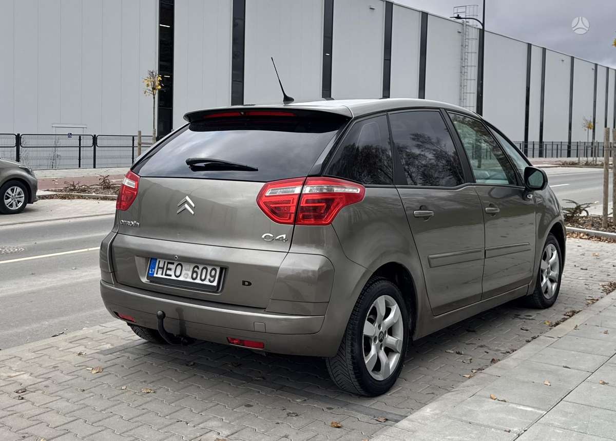 Citroen C4 2008 — engine 1600 cm³, 109 HP (80kW)