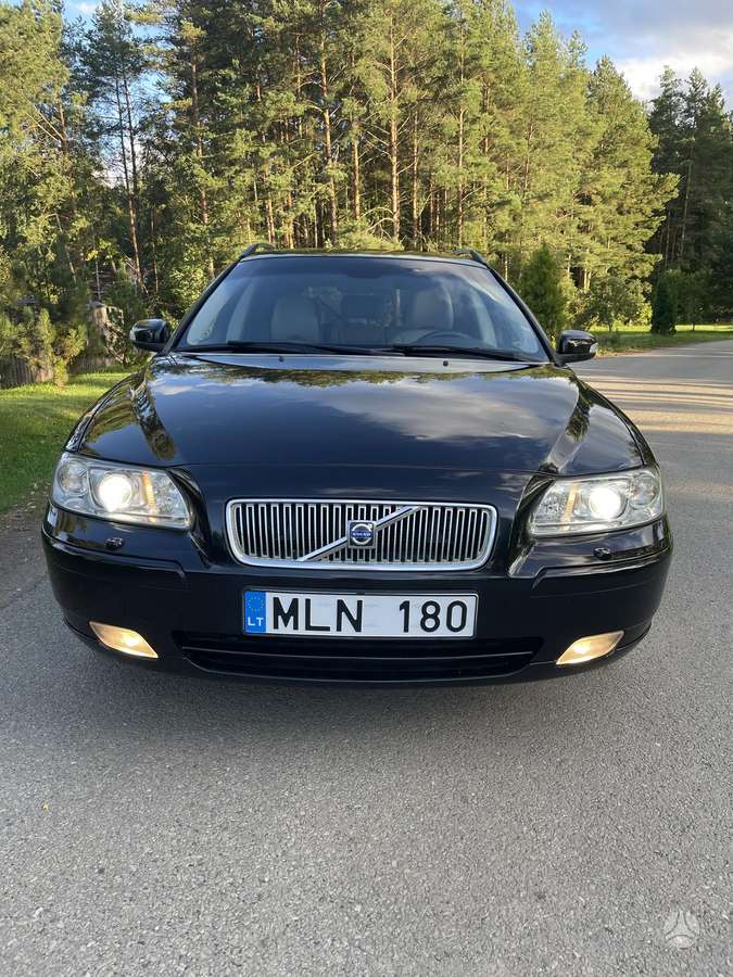 Volvo V70 2007 — interior