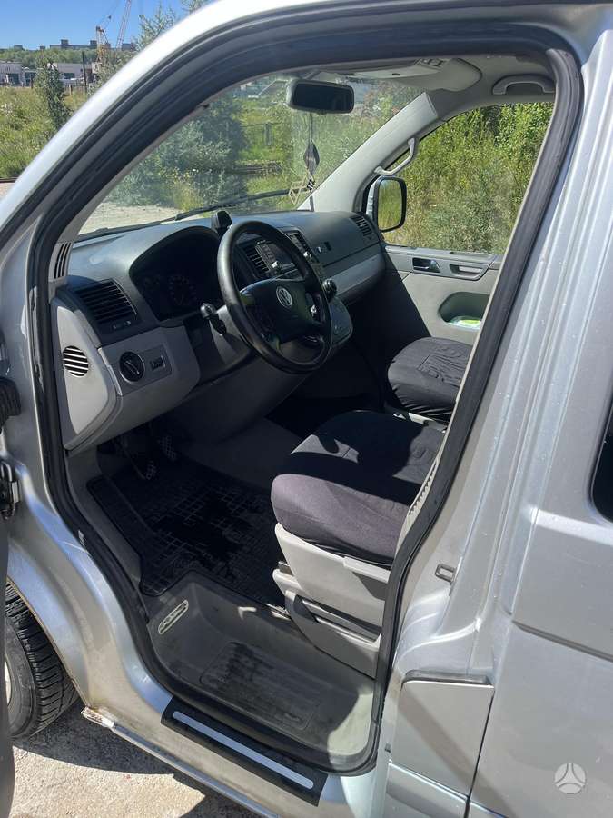 Volkswagen Multivan 2004 — photo 10