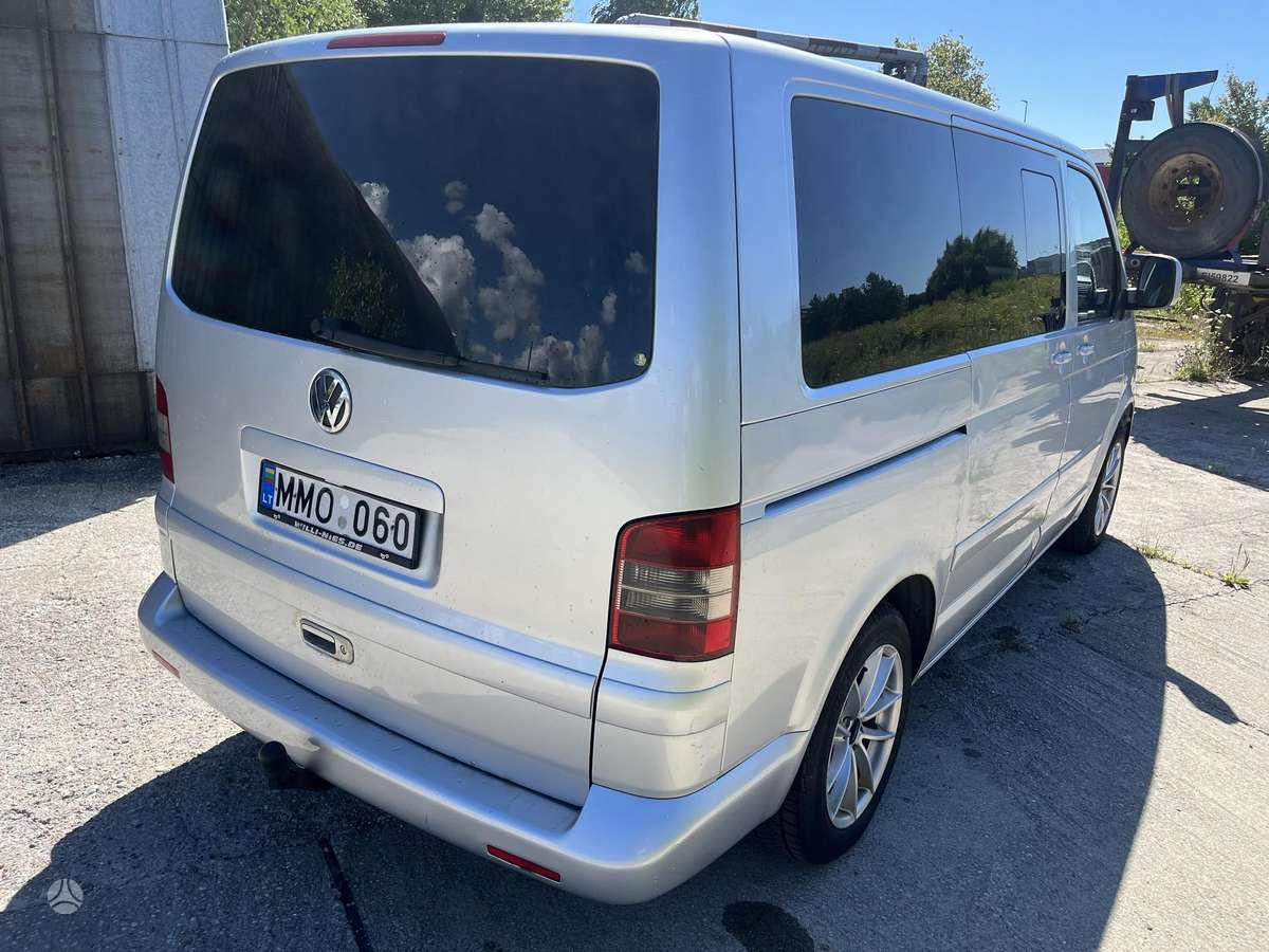 Volkswagen Multivan 2004 — interior