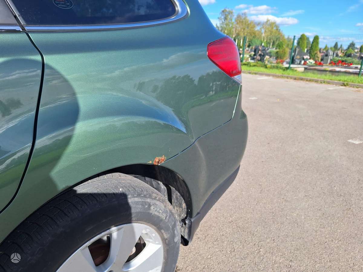 Subaru Outback 2011 — photo 10