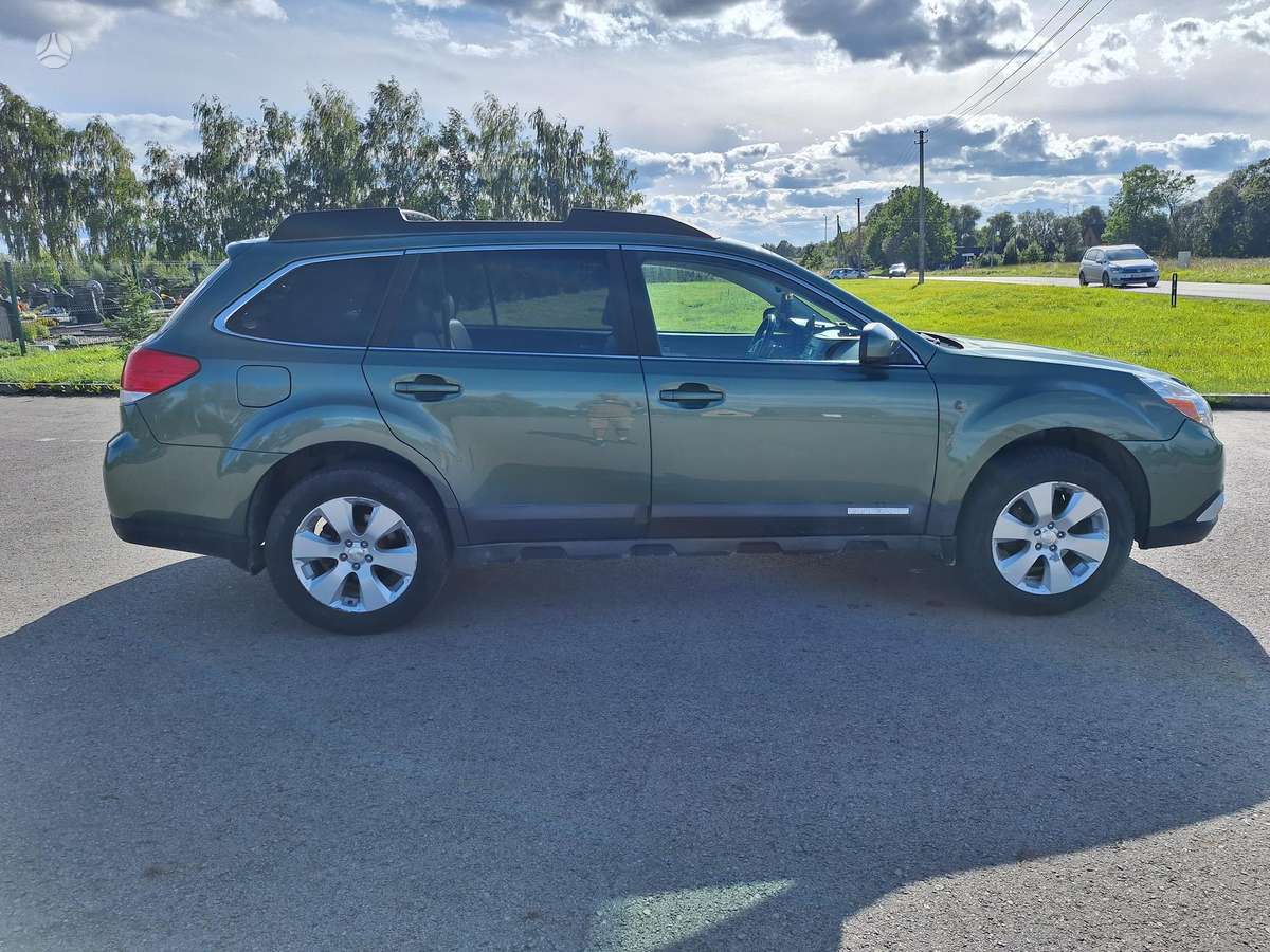 Subaru Outback 2011 — engine 2457 cm³, 167 HP (123kW)