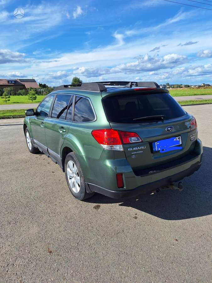 Subaru Outback 2011 — photo 7
