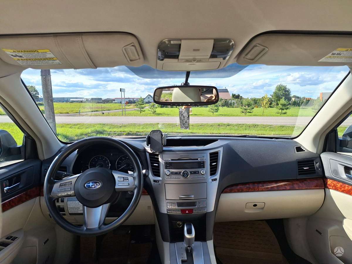 Subaru Outback 2011 — photo 8