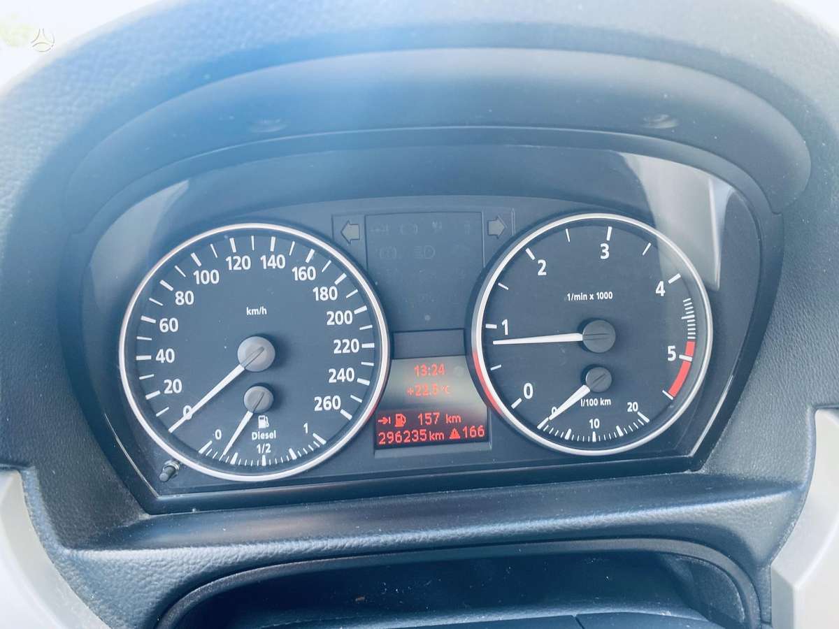 BMW 320 2005 — photo 17