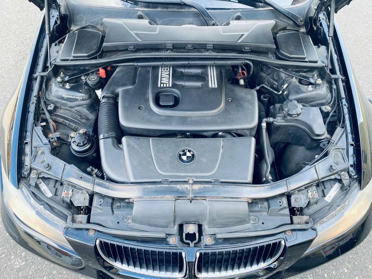 BMW 320 2005 — photo 18